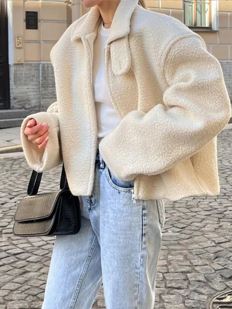 Minimalist Fleece Jacket for Women – Soft and Cozy Lightweight Autumn & Winter Jacket