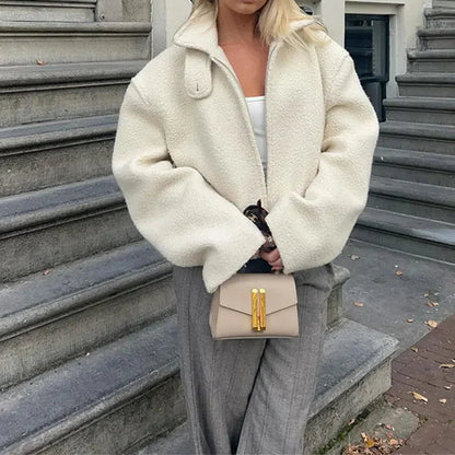 Minimalist Fleece Jacket for Women – Soft and Cozy Lightweight Autumn & Winter Jacket