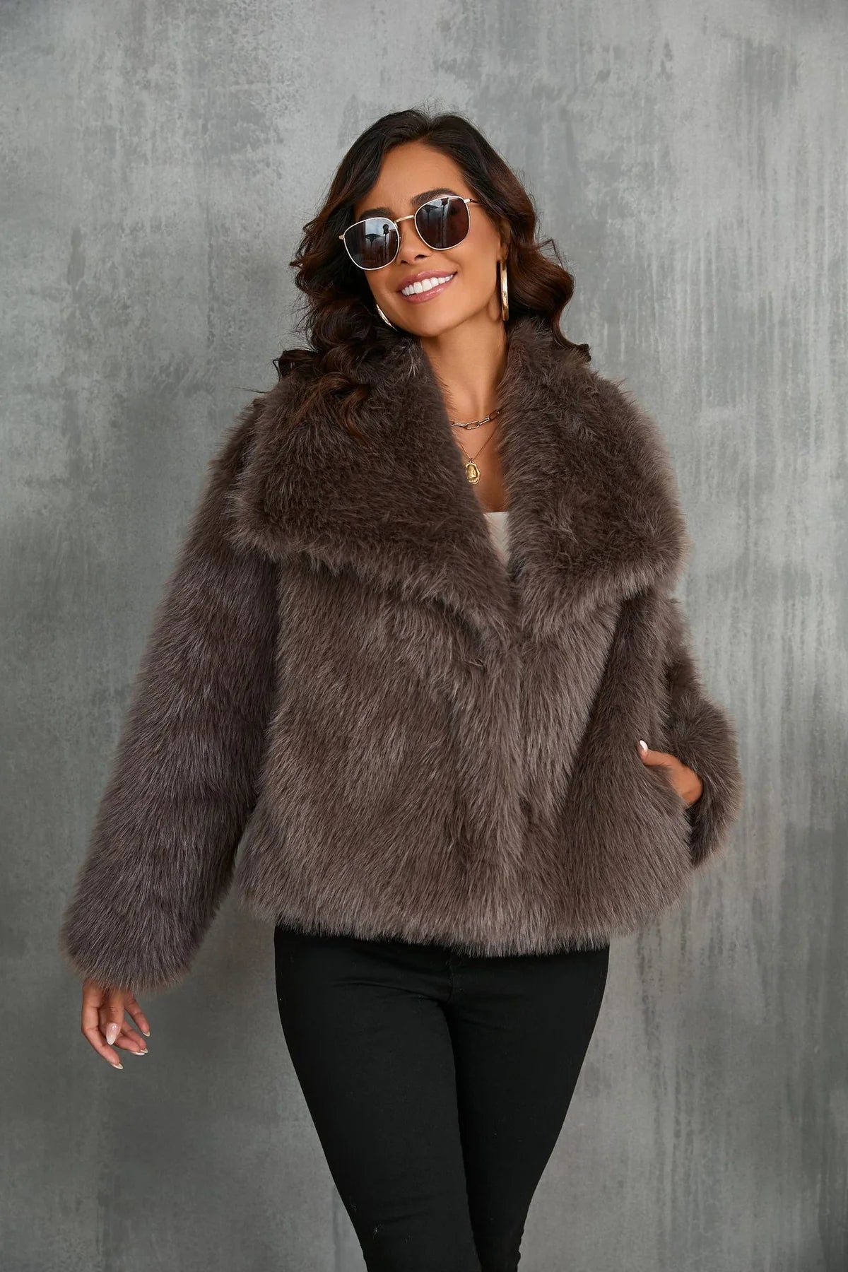 Luxury Faux Fur Coat for Women – Elegant and Warm Winter Jacket