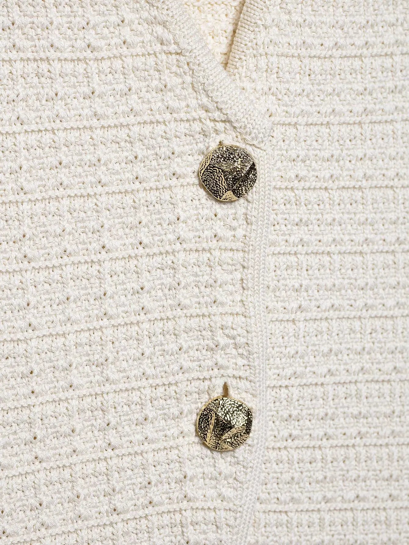 Women’s Knitted Vest with V-Neck and Jewel Buttons – Elegant, Timeless & Versatile