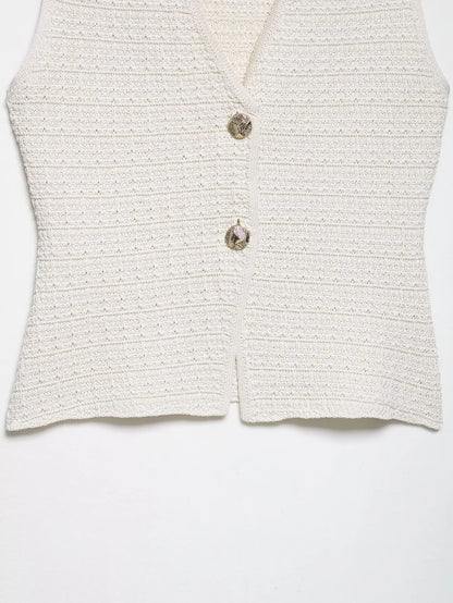 Women’s Knitted Vest with V-Neck and Jewel Buttons – Elegant, Timeless & Versatile