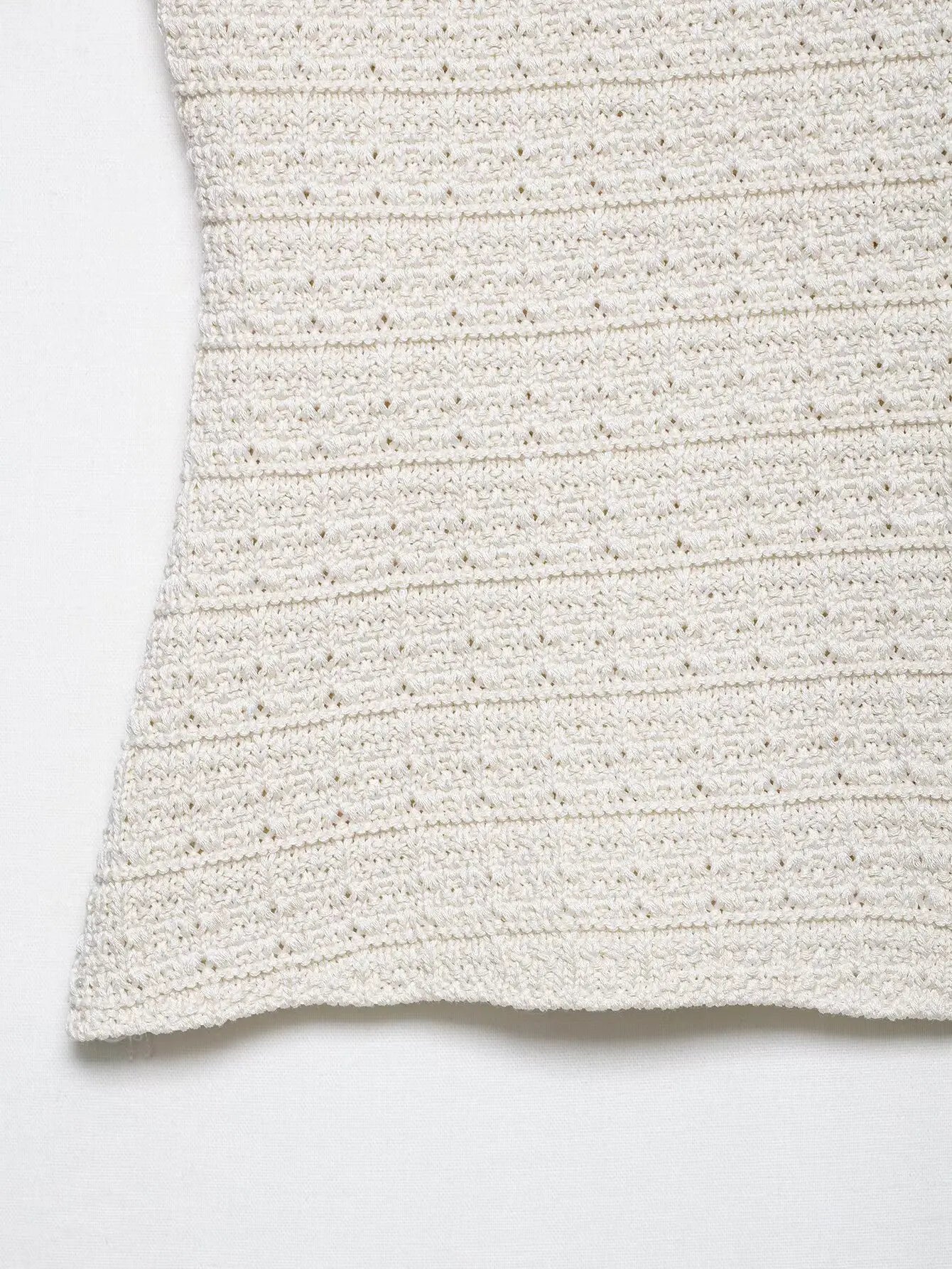 Women’s Knitted Vest with V-Neck and Jewel Buttons – Elegant, Timeless & Versatile