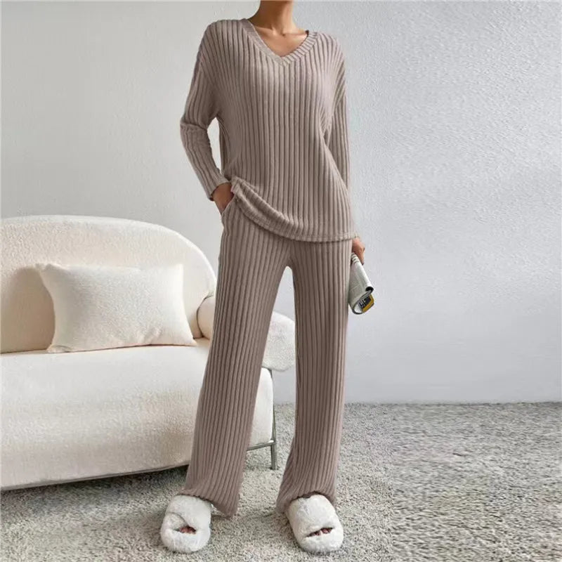 Women’s loungewear set – comfortable two-piece pyjama lounge outfit